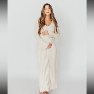 Worth Collective Hadley Long Sleeve V-Neck Knit Maxi Dress (Cream-Taupe)